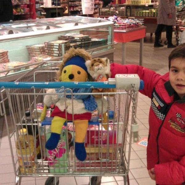 Photo taken at Albert Heijn by Myra C. on 11/10/2012-荷兰南荷兰省斯希丹霍夫范诗泊蓝1 Photo taken at Albert Heijn by Myra C. on 11/10/2012