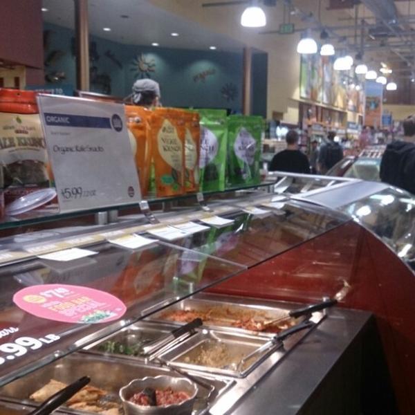 Photo taken at Whole Foods Market by A1ekx on 3/2/2015-加尼福尼亚 圣莫尼卡威尔夏大道2201(第22街和23街之间) Photo taken at Whole Foods Market by A1ekx on 3/2/2015