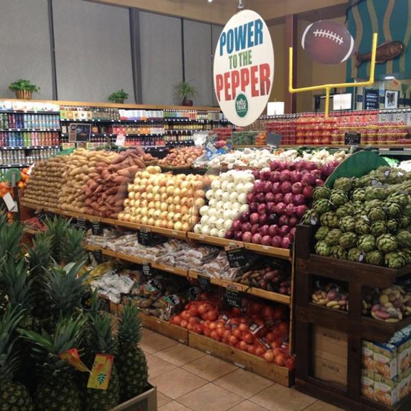 Photo taken at Whole Foods Market by Kwang N. on 2/1/2013-加尼福尼亚 圣莫尼卡威尔夏大道2201(第22街和23街之间) Photo taken at Whole Foods Market by Kwang N. on 2/1/2013