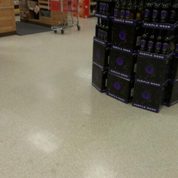 Photo taken at Trader Joe's by Eric W. on 11/10/2012-美国华盛顿州布里恩第一大道南15868 Photo taken at Trader Joe's by Eric W. on 11/10/2012