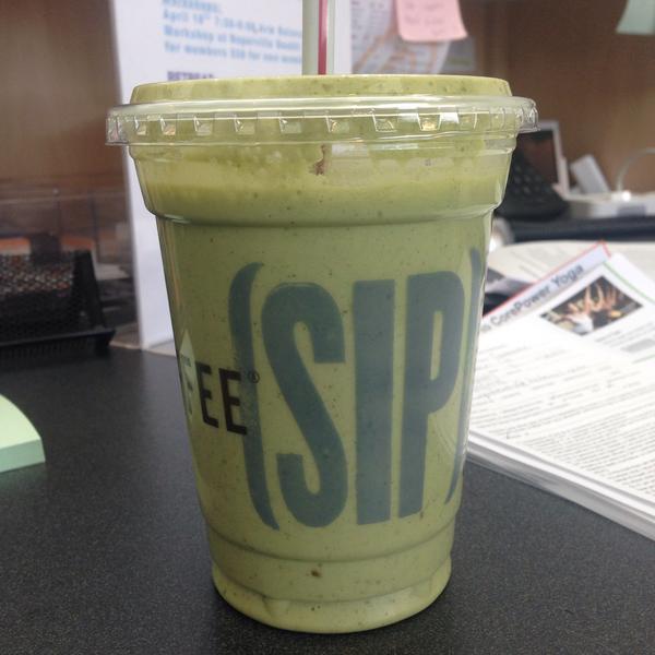 Photo taken at Whole Foods Market by Lisette J. on 3/31/2015-伊利诺州内珀维尔第75大街2607号 Photo taken at Whole Foods Market by Lisette J. on 3/31/2015