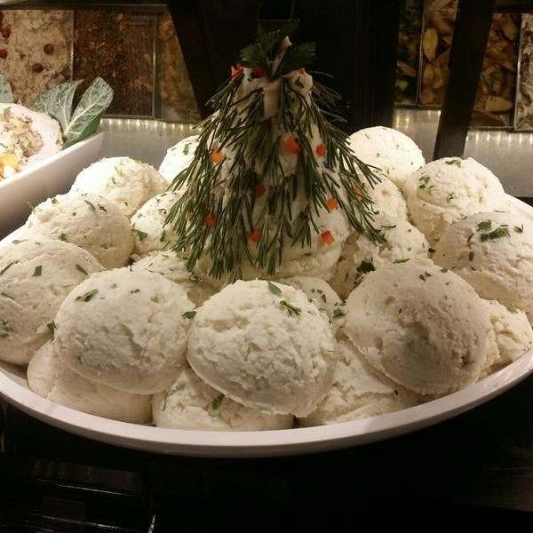 Photo taken at Whole Foods Market by J Z. on 11/29/2014-奥勒冈蒂伽德西南学校码头路12220(在西南第121大道) Photo taken at Whole Foods Market by J Z. on 11/29/2014