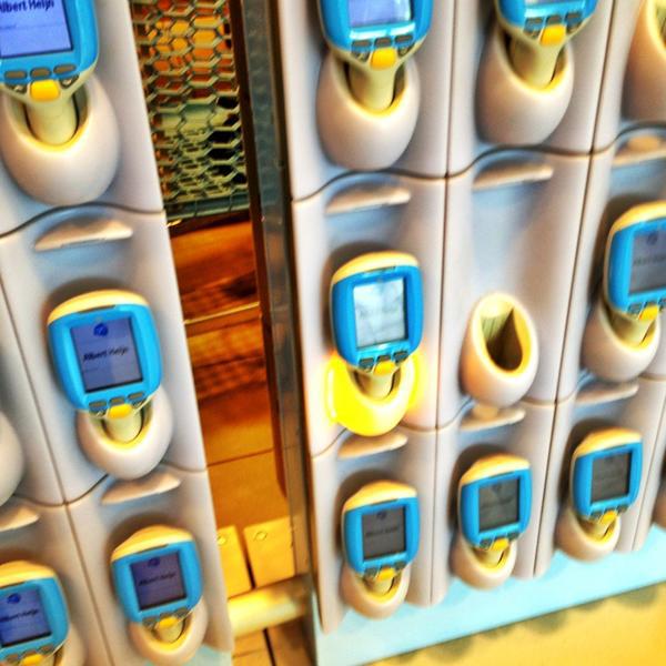 Photo taken at Albert Heijn XL by Anne-Marie v. on 4/8/2013-荷兰北布拉班特省蒂尔堡简海因斯街10号 Photo taken at Albert Heijn XL by Anne-Marie v. on 4/8/2013