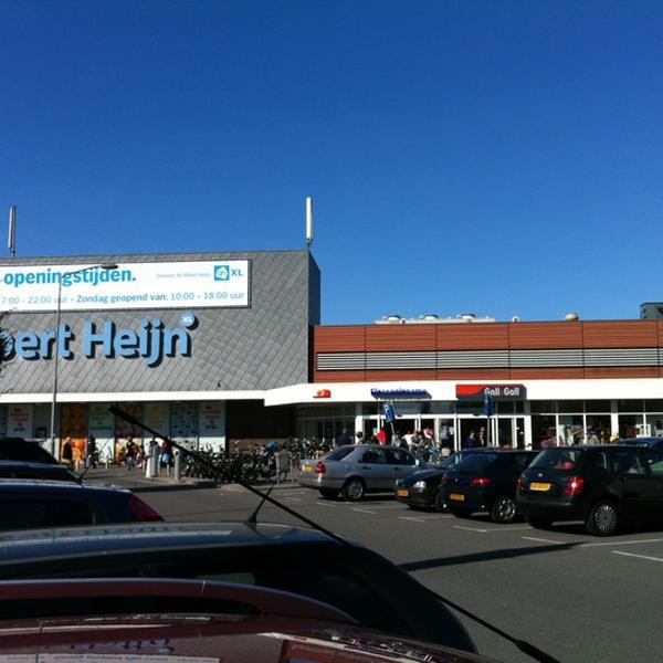 Photo taken at Albert Heijn XL by Sabine on 9/1/2012-荷兰北布拉班特省蒂尔堡简海因斯街10号 Photo taken at Albert Heijn XL by Sabine on 9/1/2012