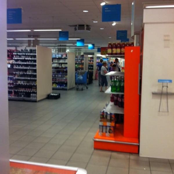 Photo taken at Albert Heijn XL by Sander v. on 7/5/2012-荷兰北布拉班特省蒂尔堡简海因斯街10号 Photo taken at Albert Heijn XL by Sander v. on 7/5/2012