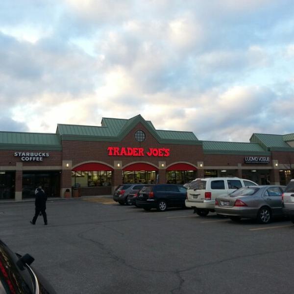 Photo taken at Trader Joes by EM H. on 1/17/2013-美国密歇根州布卢姆菲尔德希尔斯枫林路6536 Photo taken at Trader Joes by EM H. on 1/17/2013