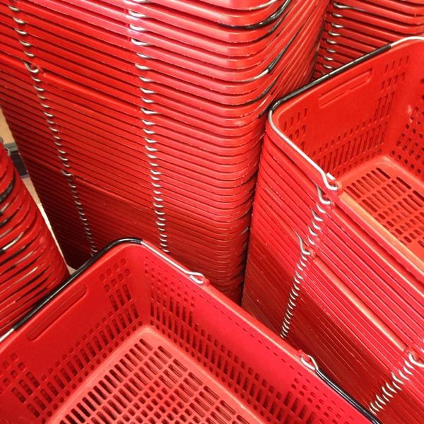 Photo taken at Trader Joes by Shane on 12/30/2013-美国密歇根州布卢姆菲尔德希尔斯枫林路6536 Photo taken at Trader Joes by Shane on 12/30/2013