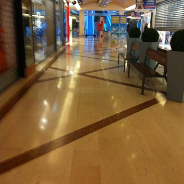 Photo taken at Auchan by Roberta R. on 3/27/2012-意大利威尼斯唐托萨托街22 Photo taken at Auchan by Roberta R. on 3/27/2012
