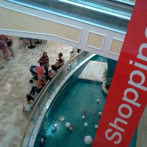 Photo taken at Centro Commerciale Dei Laghi 'Auchan' by Valentino M. on 6/29/2012-意大利伦巴第雷斯卡尔迪纳帕尔米罗·陶里亚蒂街52 Photo taken at Centro Commerciale Dei Laghi 'Auchan' by Valentino M. on 6/29/2012