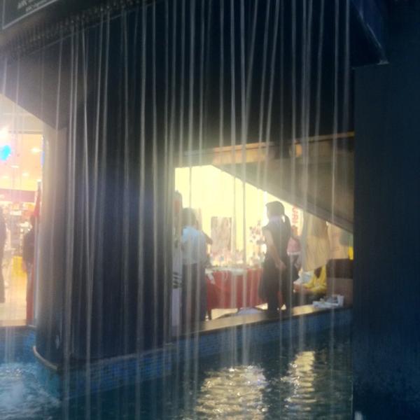 Photo taken at Centro Commerciale Dei Laghi 'Auchan' by triso on 5/7/2011-意大利伦巴第雷斯卡尔迪纳帕尔米罗·陶里亚蒂街52 Photo taken at Centro Commerciale Dei Laghi 'Auchan' by triso on 5/7/2011