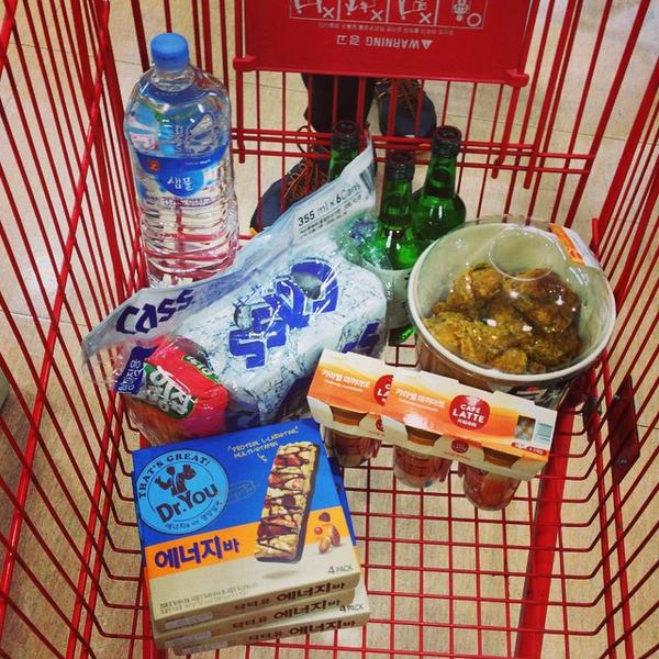 Photo taken at 롯데마트 (LOTTE Mart) by Erwin T. on 10/27/2014