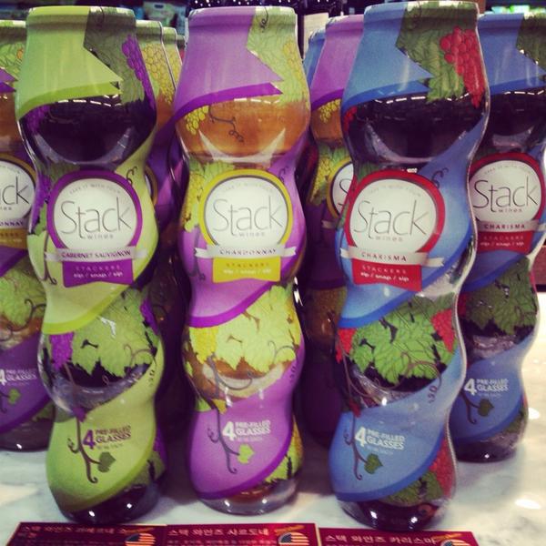 Photo taken at 롯데마트 (LOTTE Mart) by gloria C. on 11/20/2014