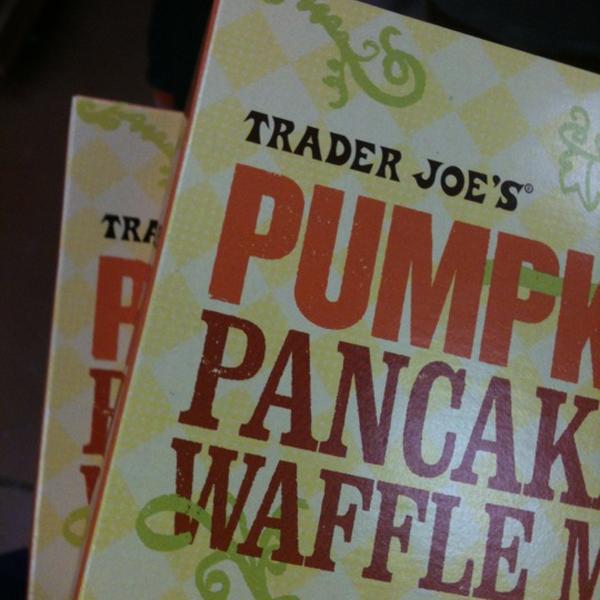 Photo taken at Trader Joe's by Lacy M. on 11/26/2011-美国加利福尼亚州棕榈谷10街西39507 Photo taken at Trader Joe's by Lacy M. on 11/26/2011
