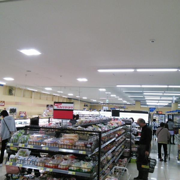 Photo taken at 西友 塩尻西店 by H.Yonekubo on 4/19/2014-长野县盐尻市宗贺73-12 西友百货 Photo taken at 西友 塩尻西店 by H.Yonekubo on 4/19/2014