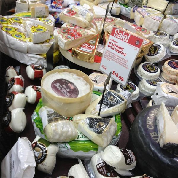 Photo taken at Whole Foods Market by Genie C. on 12/24/2012-美国加利福尼亚州圣塔克拉利塔瓦伦西亚大道24130 Photo taken at Whole Foods Market by Genie C. on 12/24/2012