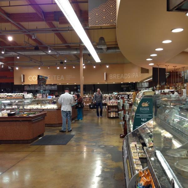 Photo taken at Whole Foods Market by Armando M. on 2/19/2013-美国加利福尼亚州圣塔克拉利塔瓦伦西亚大道24130 Photo taken at Whole Foods Market by Armando M. on 2/19/2013