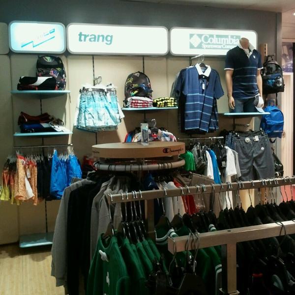 Photo taken at El Corte Inglés by JoseLuisVantare on 3/18/2013