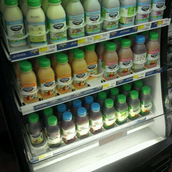 Photo taken at Whole Foods Market by Sk8Queen on 12/18/2011-美国田纳西州孟菲斯白杨大道5014(位于门登霍尔路) Photo taken at Whole Foods Market by Sk8Queen on 12/18/2011