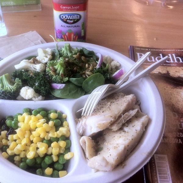 Photo taken at Whole Foods Market by Art L. on 3/22/2012-美国田纳西州孟菲斯白杨大道5014(位于门登霍尔路) Photo taken at Whole Foods Market by Art L. on 3/22/2012