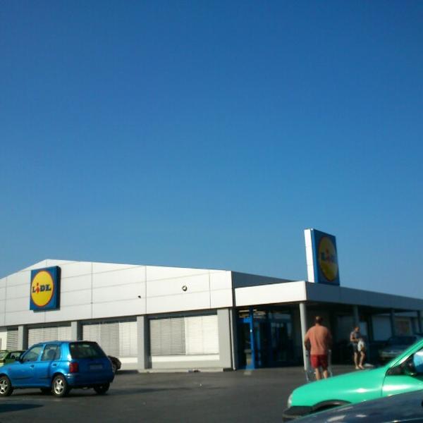 Photo taken at Lidl by Νικος Χειλ on 8/4/2012