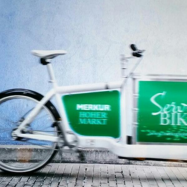 Photo taken at MERKUR Hoher Markt by Swee Loong on 3/26/2015