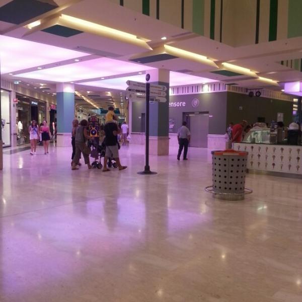 Photo taken at Auchan - Centro Commerciale Porte di Catania by Stefania L. on 8/23/2012-意大利西西里岛卡塔尼亚192国道盖索比安科84+500公里 Photo taken at Auchan - Centro Commerciale Porte di Catania by Stefania L. on 8/23/2012