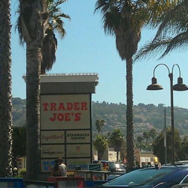 Photo taken at Trader Joe's by Jorge M. on 8/28/2011-美国加利福尼亚州雷东多海滩埃琳娜大道南1761 Photo taken at Trader Joe's by Jorge M. on 8/28/2011