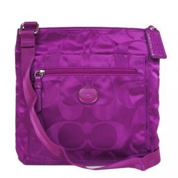 COACH 圆牌尼龙扁斜背包