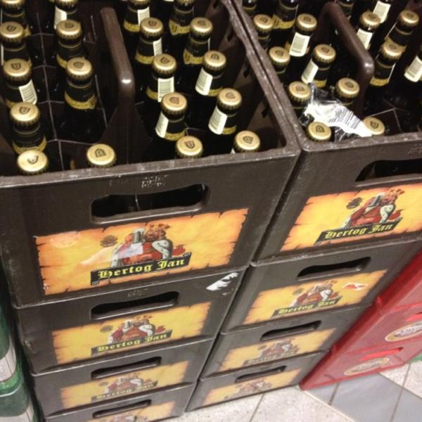 Photo taken at Albert Heijn by Jeroen M. on 6/4/2012-荷兰南荷兰省鹿特丹林班街121号 Photo taken at Albert Heijn by Jeroen M. on 6/4/2012