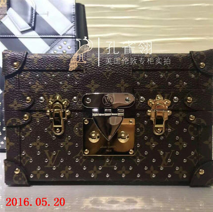 Louis Vuitton路易威登lv女包16新款钉饰单肩小箱子 限量款M42527 Louis Vuitton路易威登lv女包16新款钉饰单肩小箱子 限量款M42527