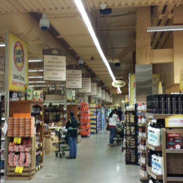Photo taken at Wegmans by Kristine F. on 9/22/2014-美国马萨诸塞州栗山广场200 Photo taken at Wegmans by Kristine F. on 9/22/2014
