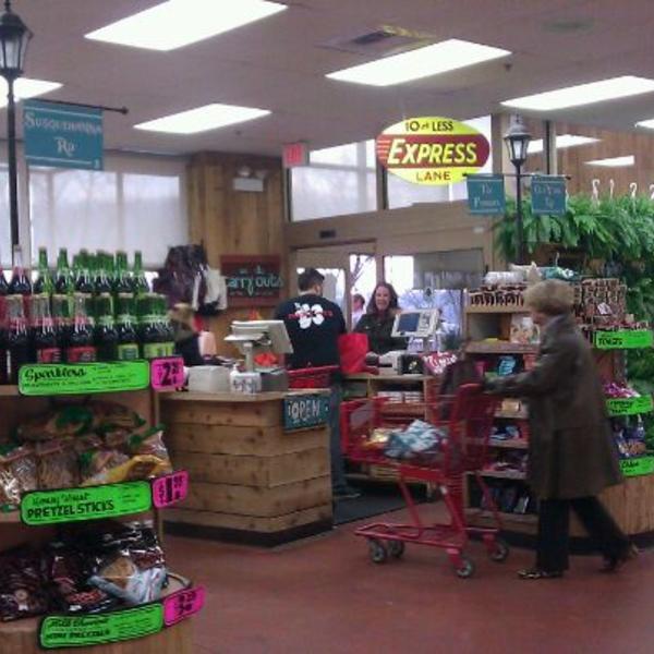 Photo taken at Trader Joe's by Emely on 1/10/2012-宾夕法尼亚州19046 詹金敦 老约克路933号 Photo taken at Trader Joe's by Emely on 1/10/2012