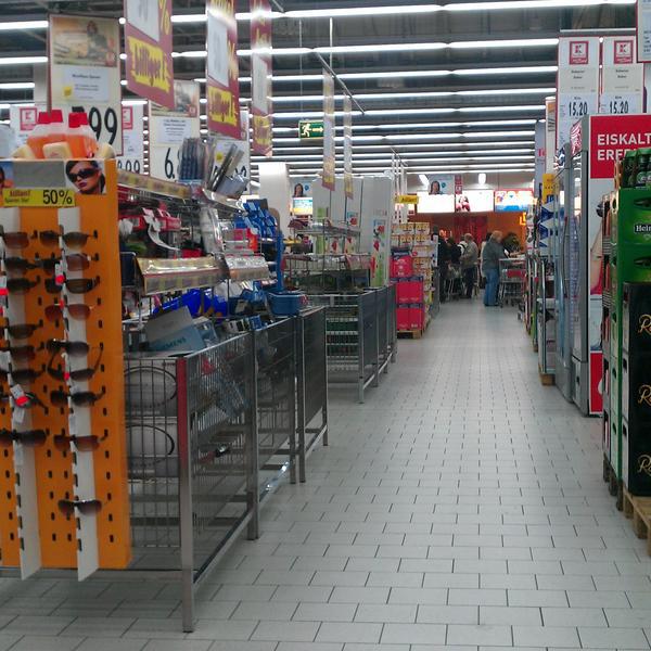Photo taken at Kaufland by Mario W. on 11/1/2013