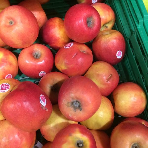 Photo taken at Carrefour by Zakarya A. on 8/16/2014-法国巴黎勃艮第莫特皮凯大道42号 Photo taken at Carrefour by Zakarya A. on 8/16/2014