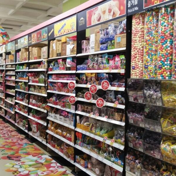 Photo taken at 홈플러스 (Home plus) by Jihye K. on 9/18/2014