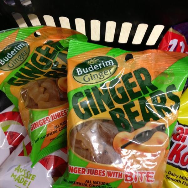 Photo taken at Woolworths by Amanda M. on 12/2/2012-昆士兰州溪1151号Woolworths超市 Photo taken at Woolworths by Amanda M. on 12/2/2012