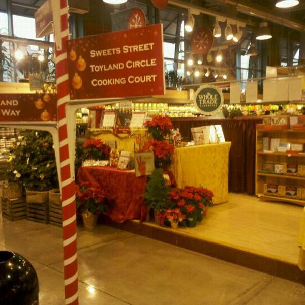 Photo taken at Whole Foods Market by Jan M. on 12/14/2011-俄亥俄州大学锡达路13998号 Photo taken at Whole Foods Market by Jan M. on 12/14/2011