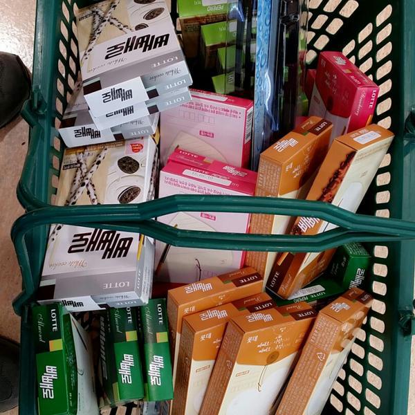 Photo taken at 롯데마트 (LOTTE Mart) by Lucas L. on 11/7/2014-首尔九老区482乐天超市 Photo taken at 롯데마트 (LOTTE Mart) by Lucas L. on 11/7/2014