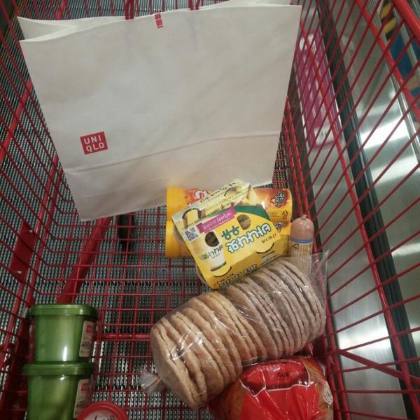 Photo taken at 롯데마트 (LOTTE Mart) by jaehun j. on 8/9/2014-首尔九老区482乐天超市 Photo taken at 롯데마트 (LOTTE Mart) by jaehun j. on 8/9/2014