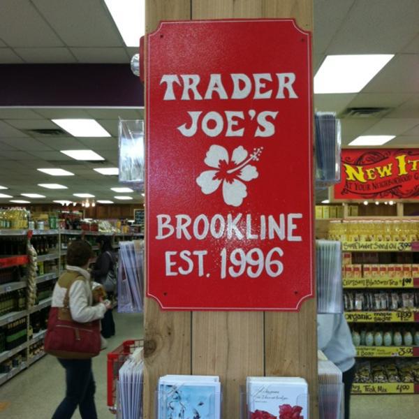 Photo taken at Trader Joe's by Kate M. on 4/28/2012-麻萨诸塞布鲁克莱恩灯塔街(在哈佛街)1317 Photo taken at Trader Joe's by Kate M. on 4/28/2012