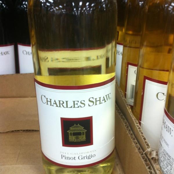 Photo taken at Trader Joe's by Samantha B. on 7/3/2012-美国俄亥俄州西湖市场街175 Photo taken at Trader Joe's by Samantha B. on 7/3/2012