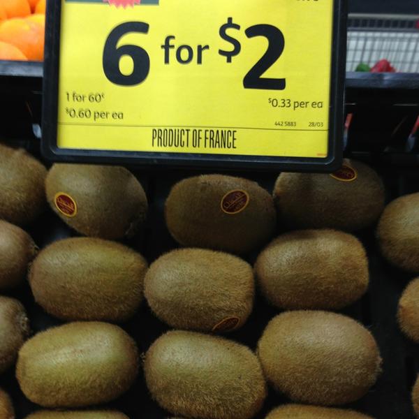 Photo taken at Coles Rising Sun by tsvnq on 3/23/2013-昆士兰州4812 曼丁布朗 罗斯河路(博文路)10-14号 Photo taken at Coles Rising Sun by tsvnq on 3/23/2013