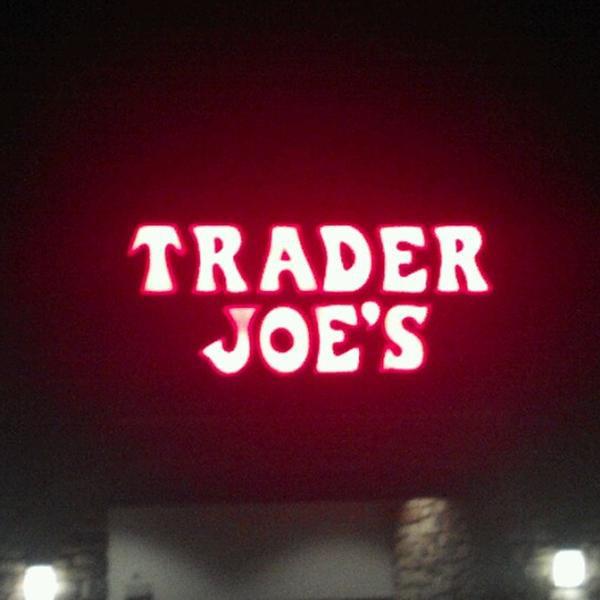 Photo taken at Trader Joe's by Joey M. on 10/21/2012-美国阿利桑那州斯科茨代尔斯科特斯德路北6202 Photo taken at Trader Joe's by Joey M. on 10/21/2012