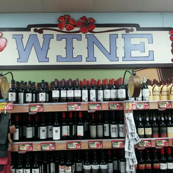 Photo taken at Trader Joe's by Pinky T. on 3/3/2013-美国阿利桑那州斯科茨代尔斯科特斯德路北6202 Photo taken at Trader Joe's by Pinky T. on 3/3/2013