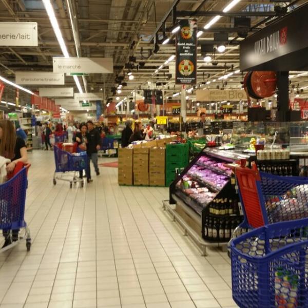 Photo taken at Carrefour by Ludovic H. on 3/18/2014