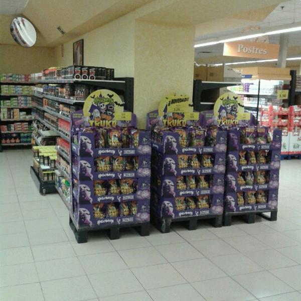 Photo taken at Mercadona by Fran P. on 10/2/2012