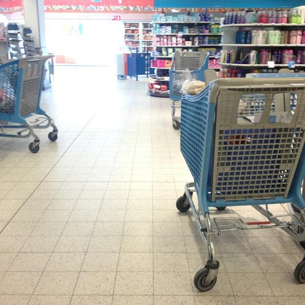 Photo taken at Albert Heijn by Timo B. on 2/6/2013-荷兰格尔德兰阿纳姆汉兹街145号 Photo taken at Albert Heijn by Timo B. on 2/6/2013