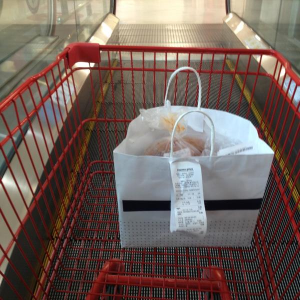 Photo taken at 홈플러스 / Home plus by Sang Sin L. on 1/29/2013-大田东区1282 Photo taken at 홈플러스 / Home plus by Sang Sin L. on 1/29/2013