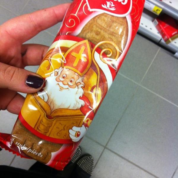 Photo taken at Proxy Delhaize by Derya E. on 12/3/2012