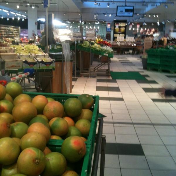 Photo taken at Coop by Giulio R. on 10/21/2012-意大利伦巴第米兰阿罗纳路18号 Photo taken at Coop by Giulio R. on 10/21/2012